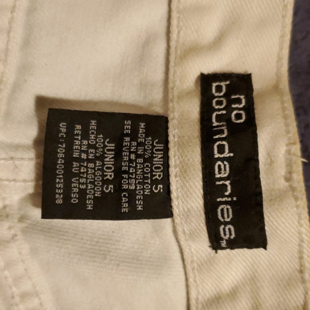 Shorts - Picture 3 of 4